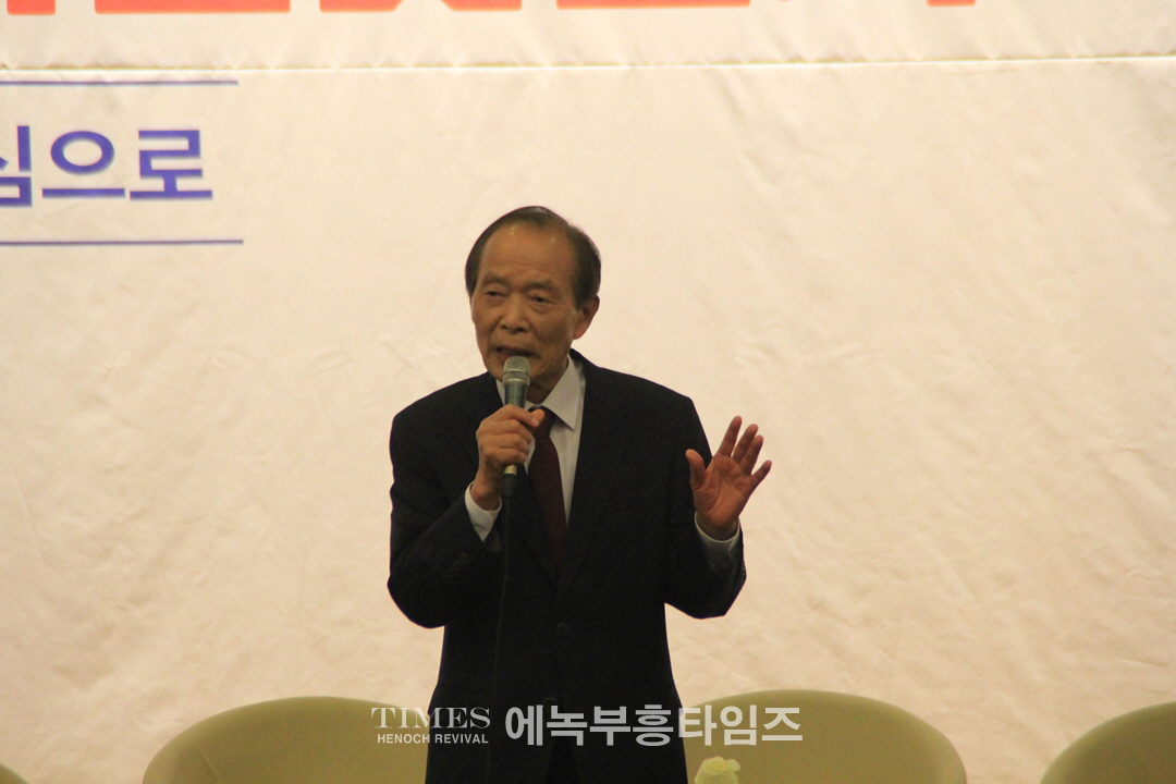 행동하는자유시민, 토크콘서트 "대한민국 어떻게 지킬것인가?"라는 주제로 2기 활동 보고의 시간 가져.