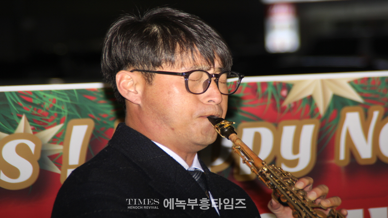 안양기독교총연합회 성탄트리 점등 예배 및 축하 행사가져.