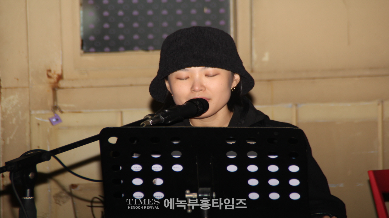 안양기독교총연합회 성탄트리 점등 예배 및 축하 행사가져.