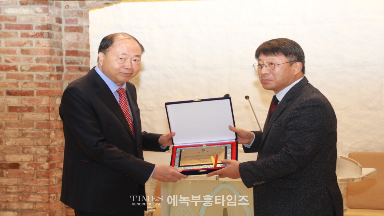 예장(합동)총회 부흥사회 제40회 정기총회서 이석우 목사 당선돼.