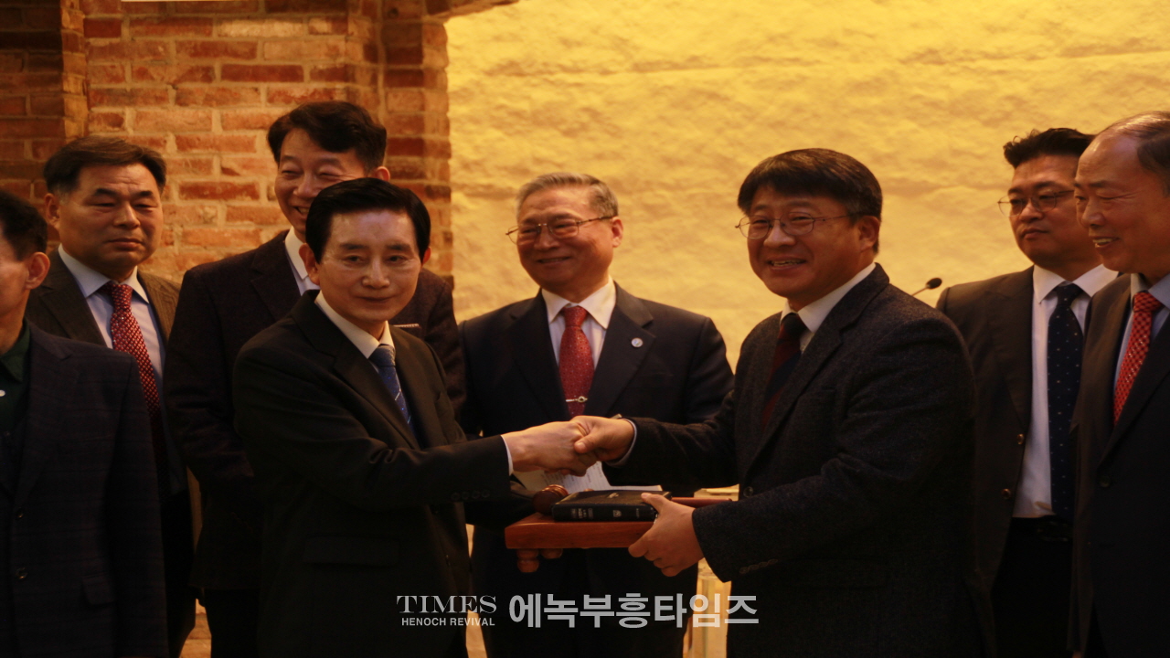 예장(합동)총회 부흥사회 제40회 정기총회서 이석우 목사 당선돼.