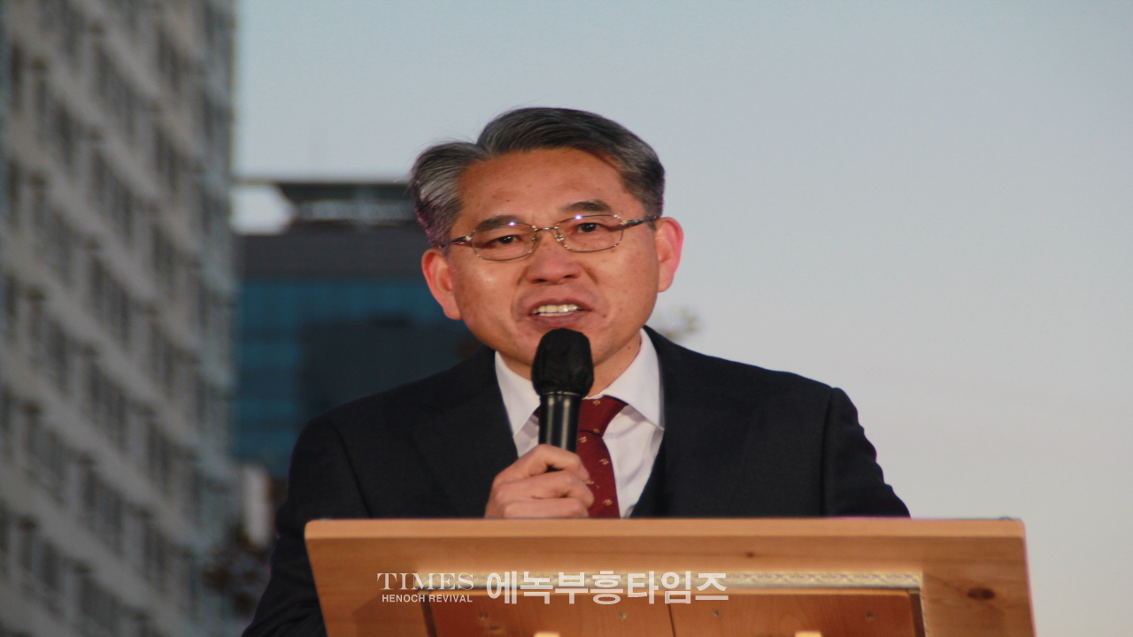 인천광역시기독교총연합회 성탄 점등식 및 시민문화축제 통해 그리스도의 탄생을 전해.