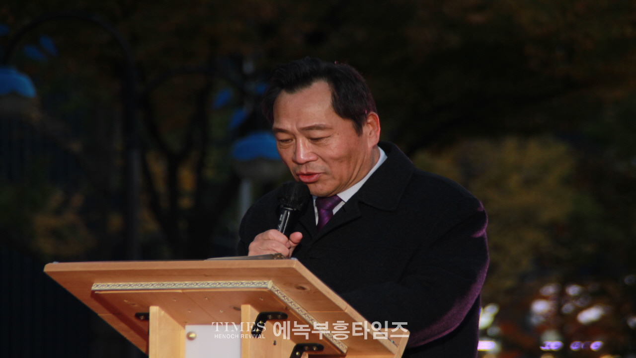 인천광역시기독교총연합회 성탄 점등식 및 시민문화축제 통해 그리스도의 탄생을 전해.