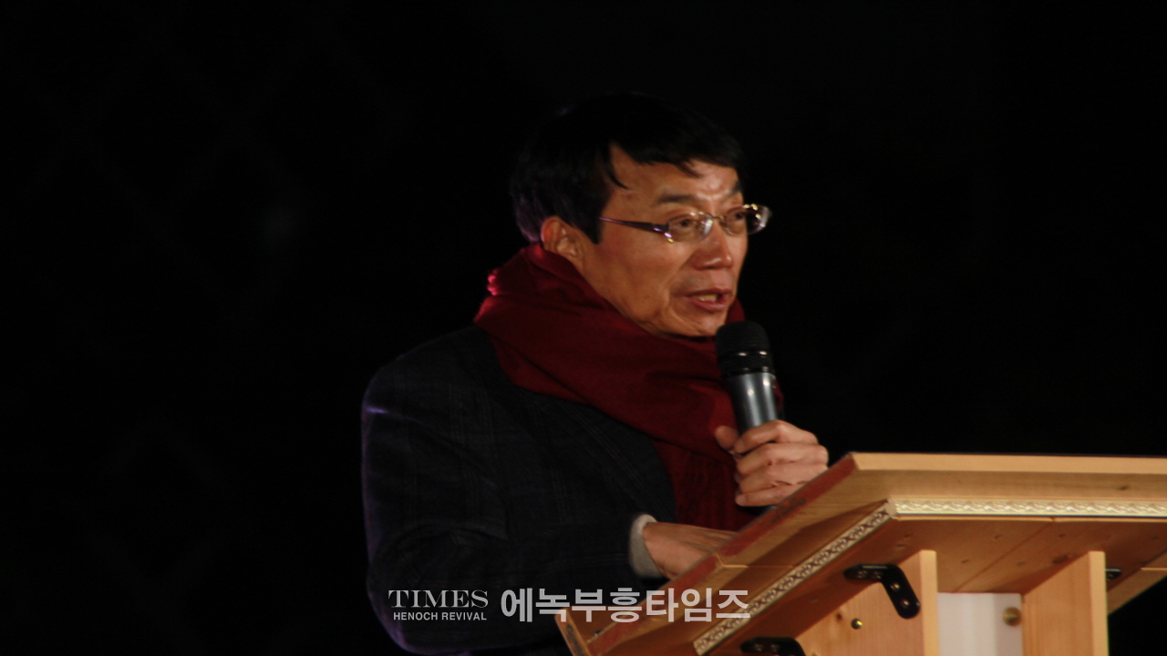 인천광역시기독교총연합회 성탄 점등식 및 시민문화축제 통해 그리스도의 탄생을 전해.