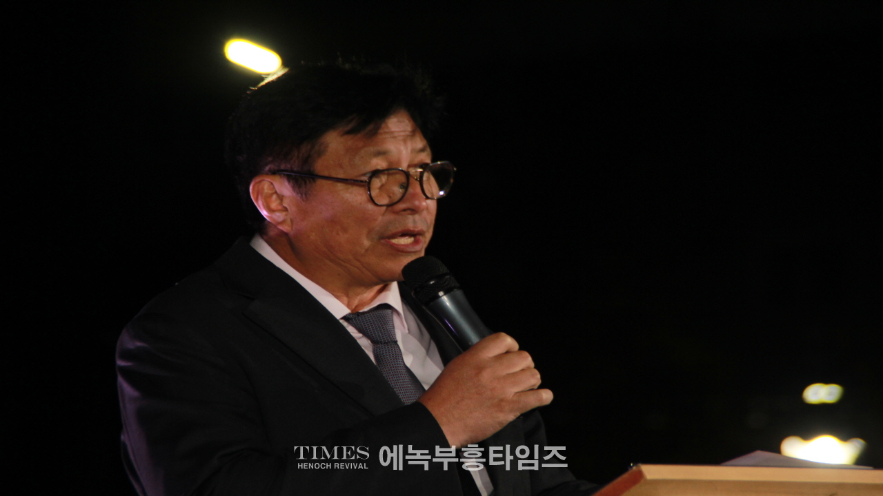 인천광역시기독교총연합회 성탄 점등식 및 시민문화축제 통해 그리스도의 탄생을 전해.