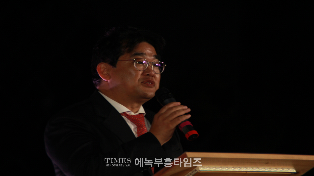 인천광역시기독교총연합회 성탄 점등식 및 시민문화축제 통해 그리스도의 탄생을 전해.