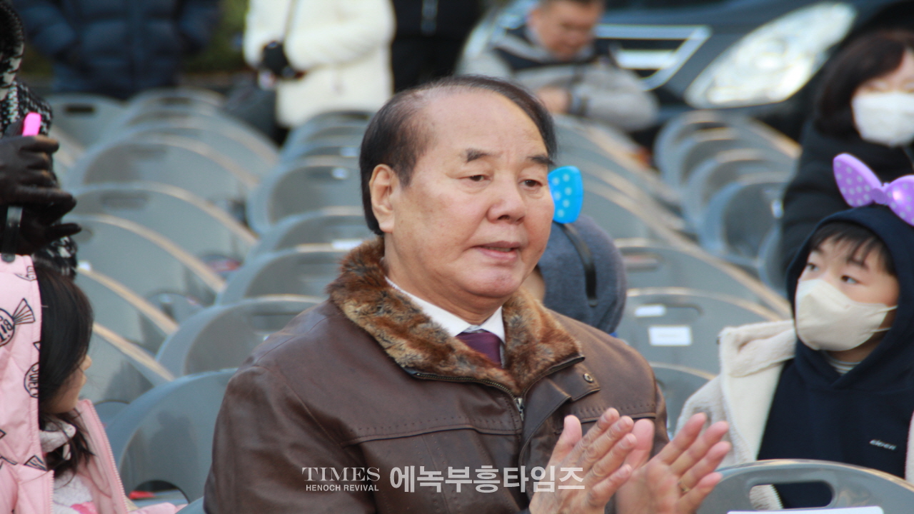 인천광역시기독교총연합회 성탄 점등식 및 시민문화축제 통해 그리스도의 탄생을 전해.