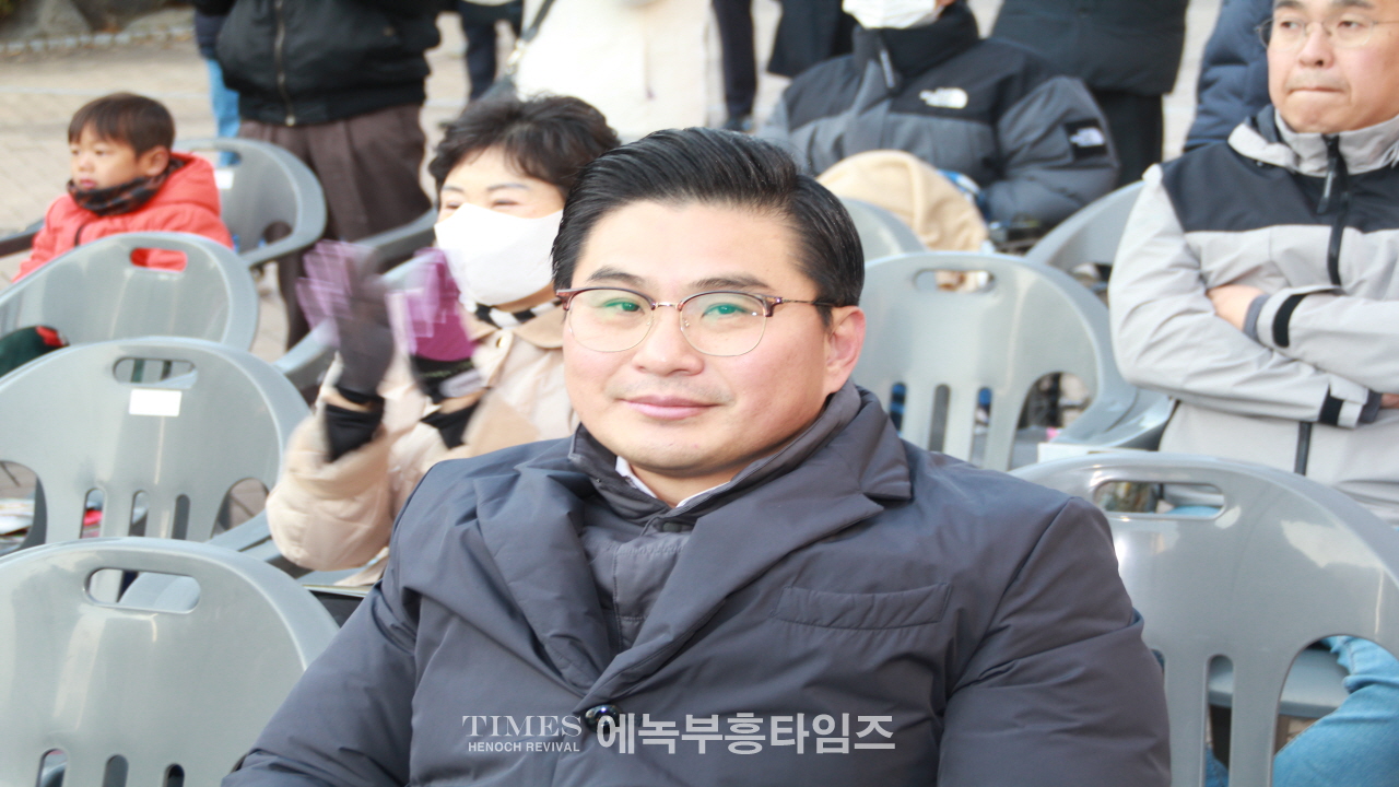 인천광역시기독교총연합회 성탄 점등식 및 시민문화축제 통해 그리스도의 탄생을 전해.