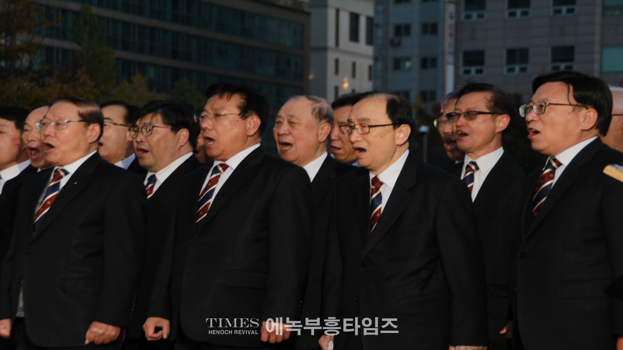 인천광역시기독교총연합회 성탄 점등식 및 시민문화축제 통해 그리스도의 탄생을 전해.