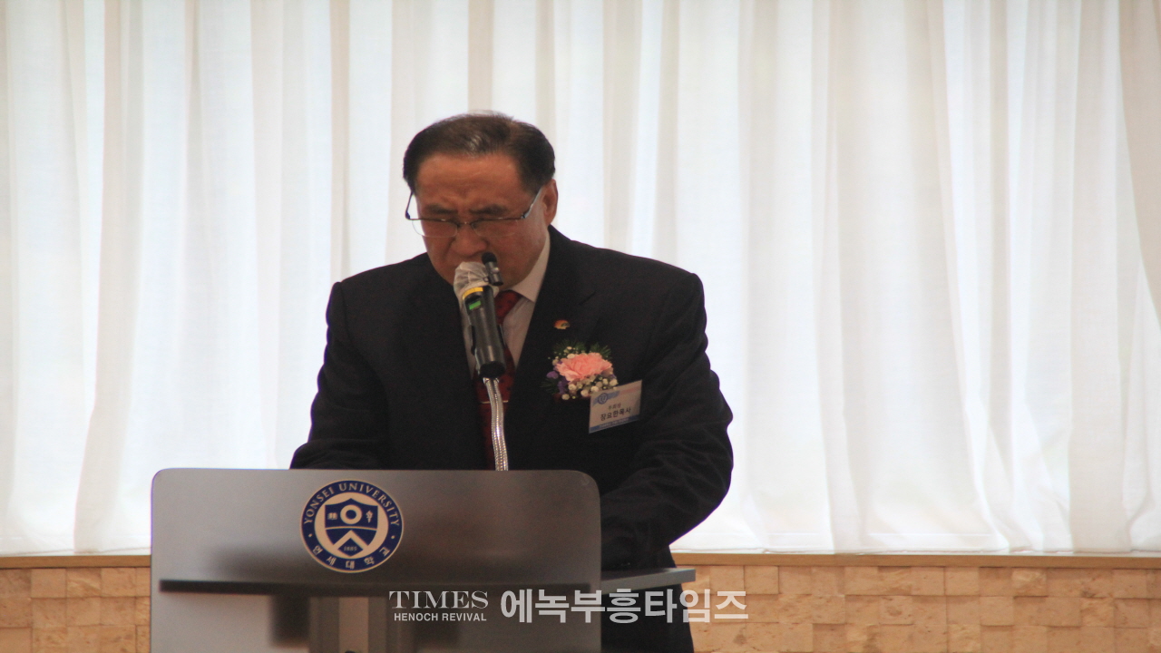 한상용 목사 연신원 28대 총동문회 정기총회서 28대 회장으로 당선돼어 이취임 감사예배 드려.