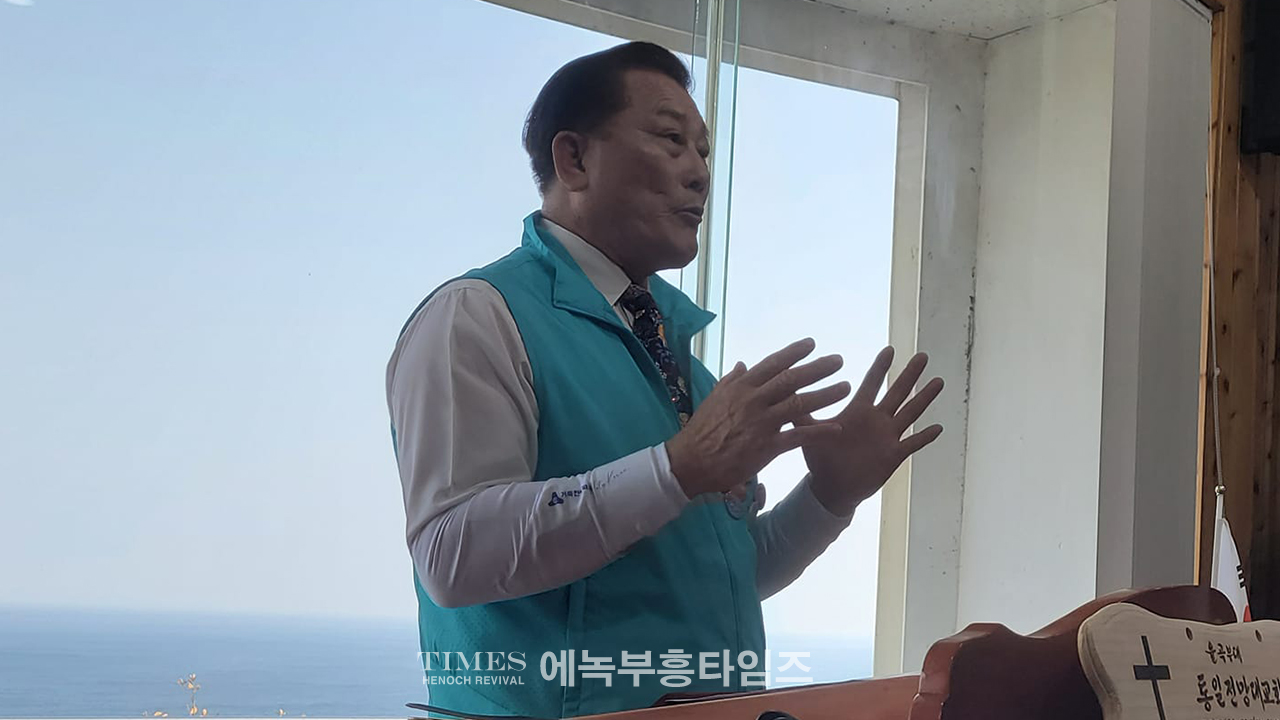 오기총 대표회장 신상철 목사, 거룩한 방파제로 한국교회와 대한민국을 지켜내길 원하며 국토순례에 임해.