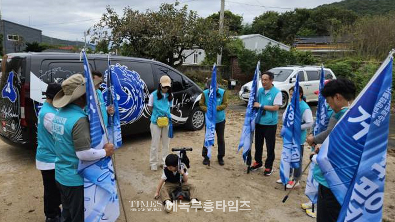 오기총 대표회장 신상철 목사, 거룩한 방파제로 한국교회와 대한민국을 지켜내길 원하며 국토순례에 임해.
