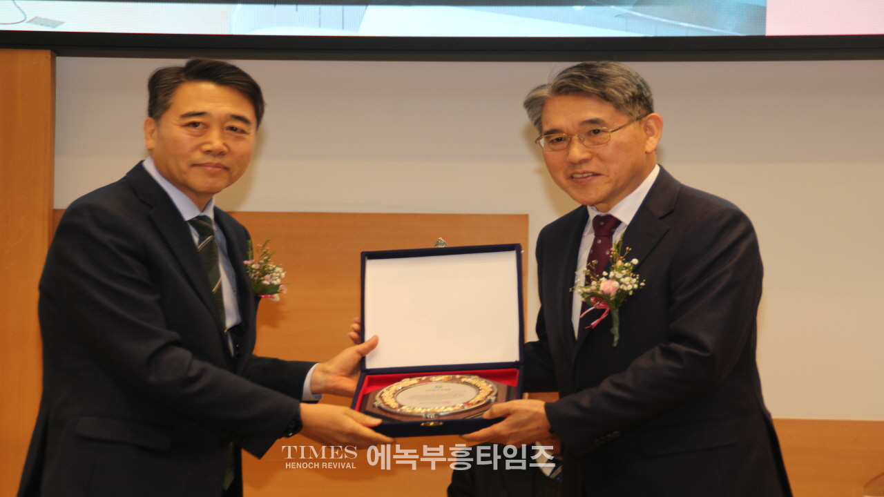 계산교회, 김태일원로목사 추대 및 김은성 담임목사 위임 감사예배 드려.