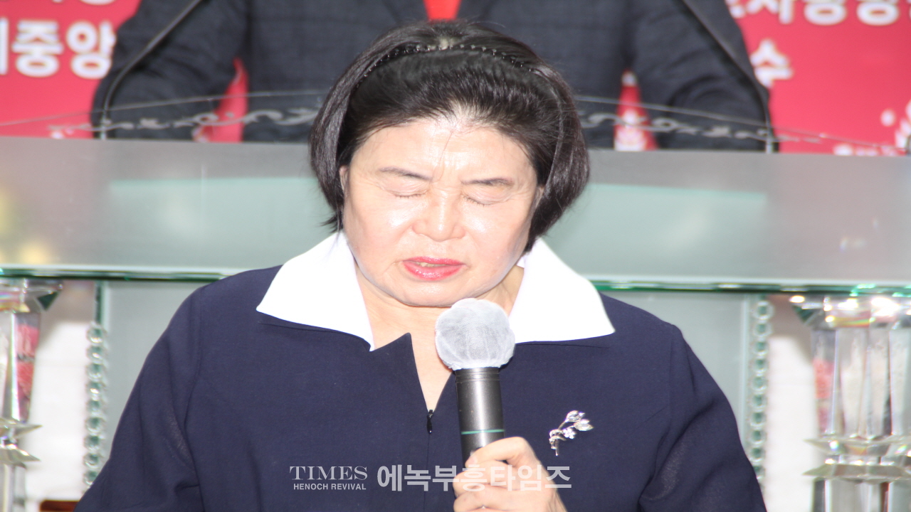 월기총, 10차 총회및 송년연합 세미나 갖고, 유튜브와 신문방송 언론사 연대 기관 단체 및 총회와 교회를 위하여 특별기도​, 기자간담회 시간 가져.