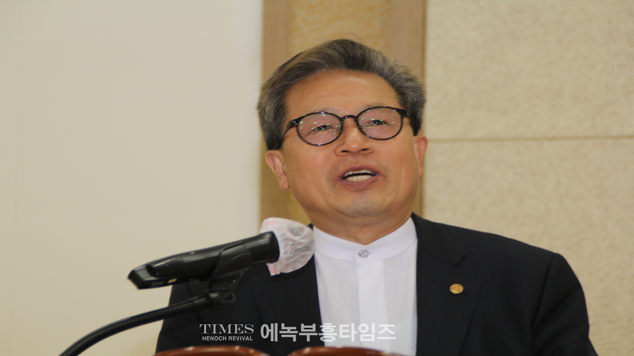 안양만안경찰서 경목위원회와 기독신우회 성탄 축하예배 드려.