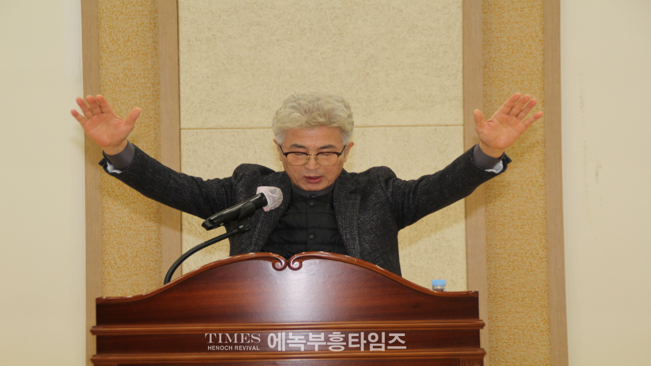 안양만안경찰서 경목위원회와 기독신우회 성탄 축하예배 드려.