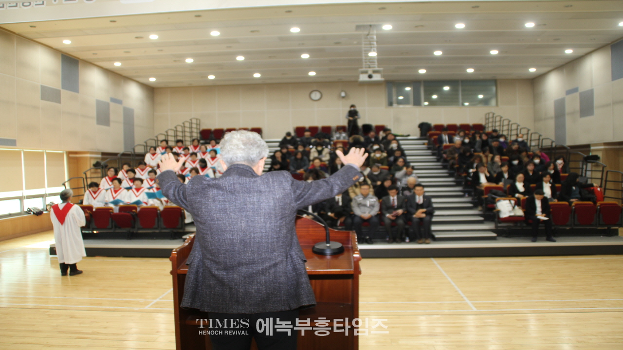 안양만안경찰서 경목위원회와 기독신우회 성탄 축하예배 드려.