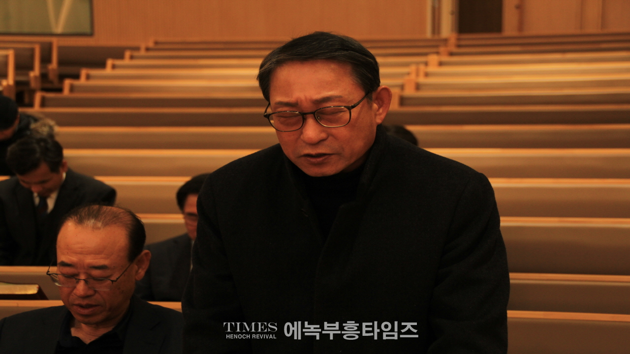 안양시 기독교연합회 제54회기 정기총회에서 새 대표회장에 김신호 목사 선출 돼.