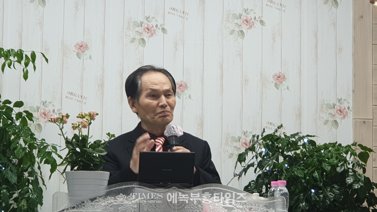 월기총 10차총회 2차 준비기도회가져.