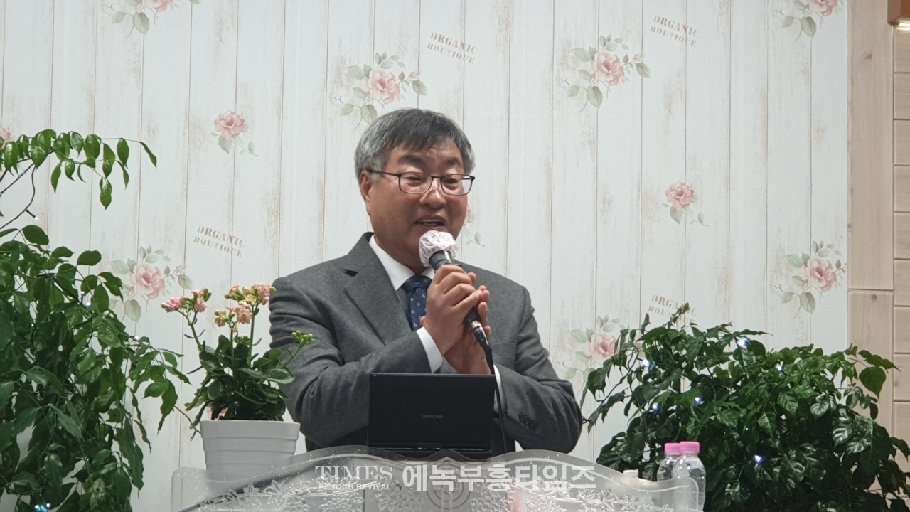 월기총 10차총회 2차 준비기도회가져.