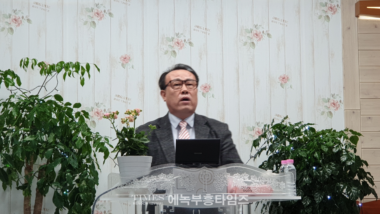 월기총 10차총회 2차 준비기도회가져.