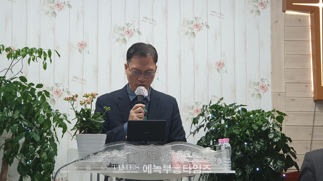 월기총 10차총회 2차 준비기도회가져.