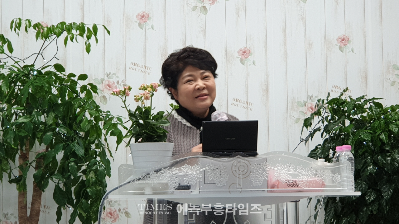 월기총 10차총회 2차 준비기도회가져.