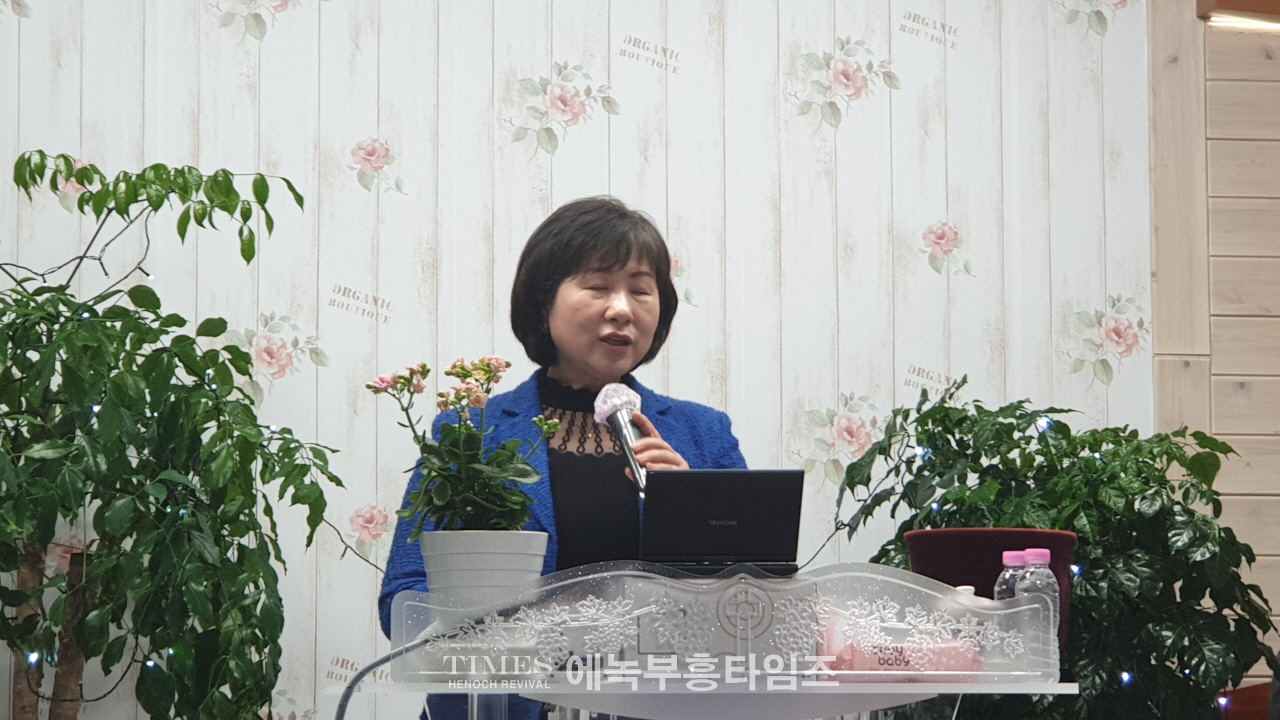 월기총 10차총회 2차 준비기도회가져.
