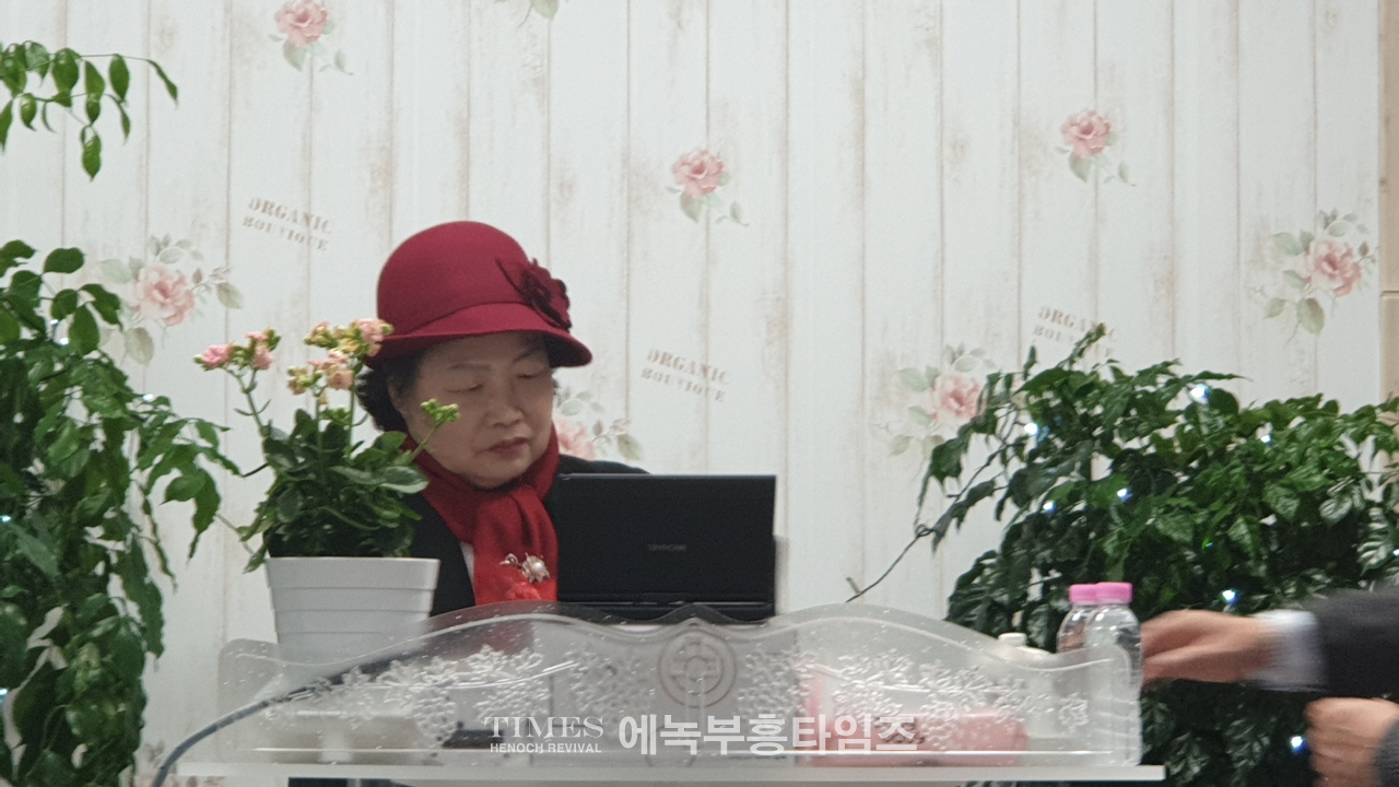 월기총 10차총회 2차 준비기도회가져.