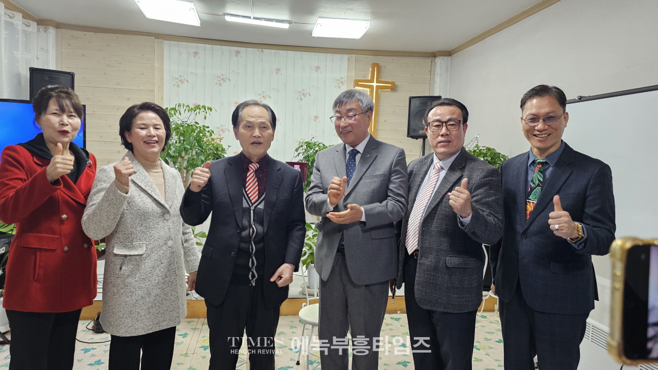 월기총 10차총회 2차 준비기도회가져.