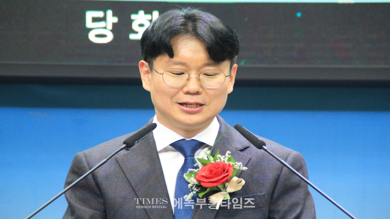 동일로교회 창립 35주년 원로 위임 은 임직 감사예배 은혜롭고 성대히 드려.