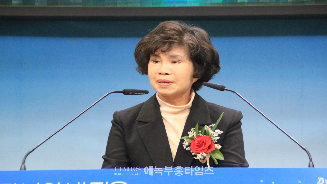 동일로교회 창립 35주년 원로 위임 은 임직 감사예배 은혜롭고 성대히 드려.