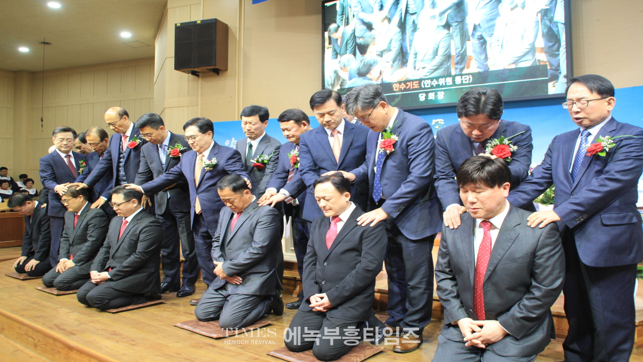 동일로교회 창립 35주년 원로 위임 은 임직 감사예배 은혜롭고 성대히 드려.