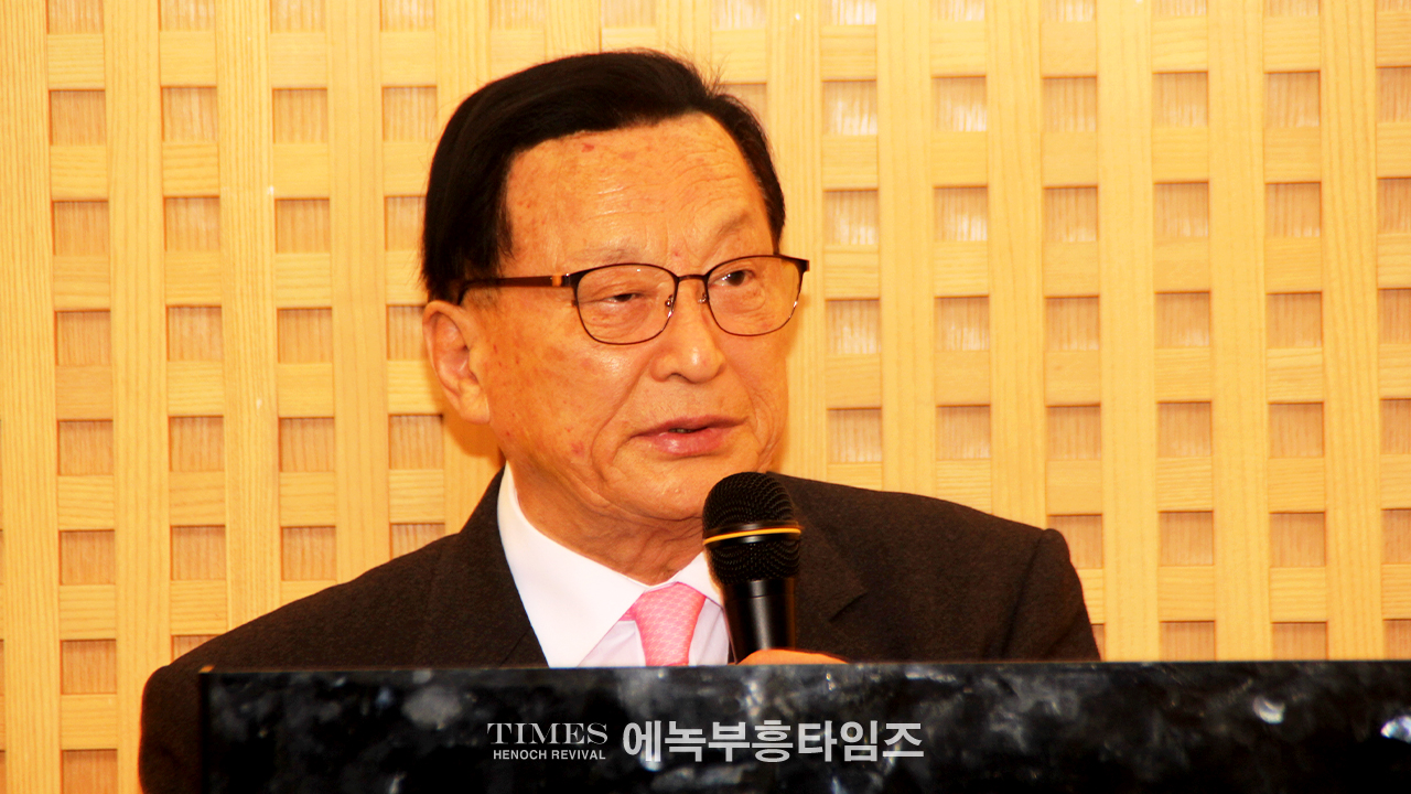 주승중 인기총회장, 증경회장단과 간담회서 인기총 연합과 제4차 국제로잔대회 적극 협렵 요청해.