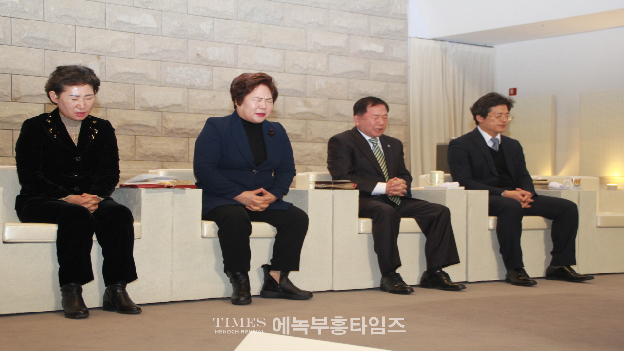 예장 합동동신총회 신년하례 감사예배 드려.