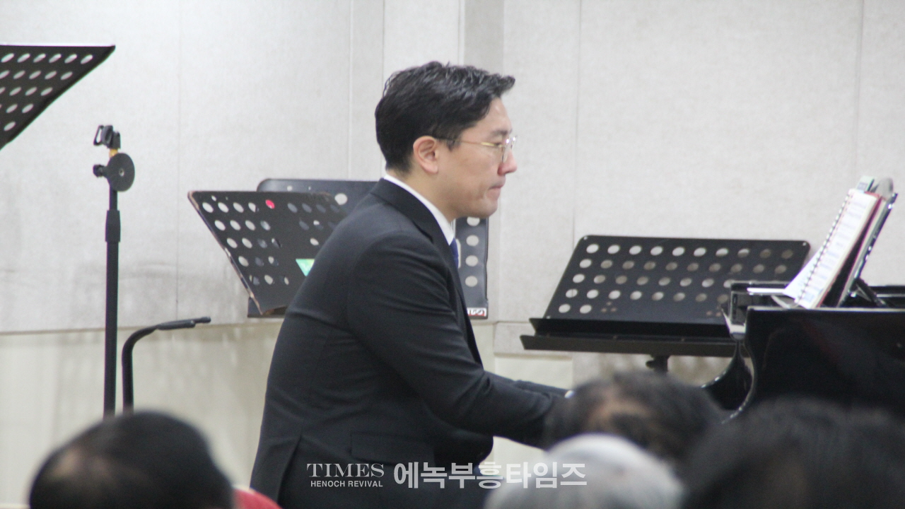 (사)한국기독교부흥협의회, 한국기독교여성부흥협의회 신년 감사에배 및 하례회 은혜가운데 가져.