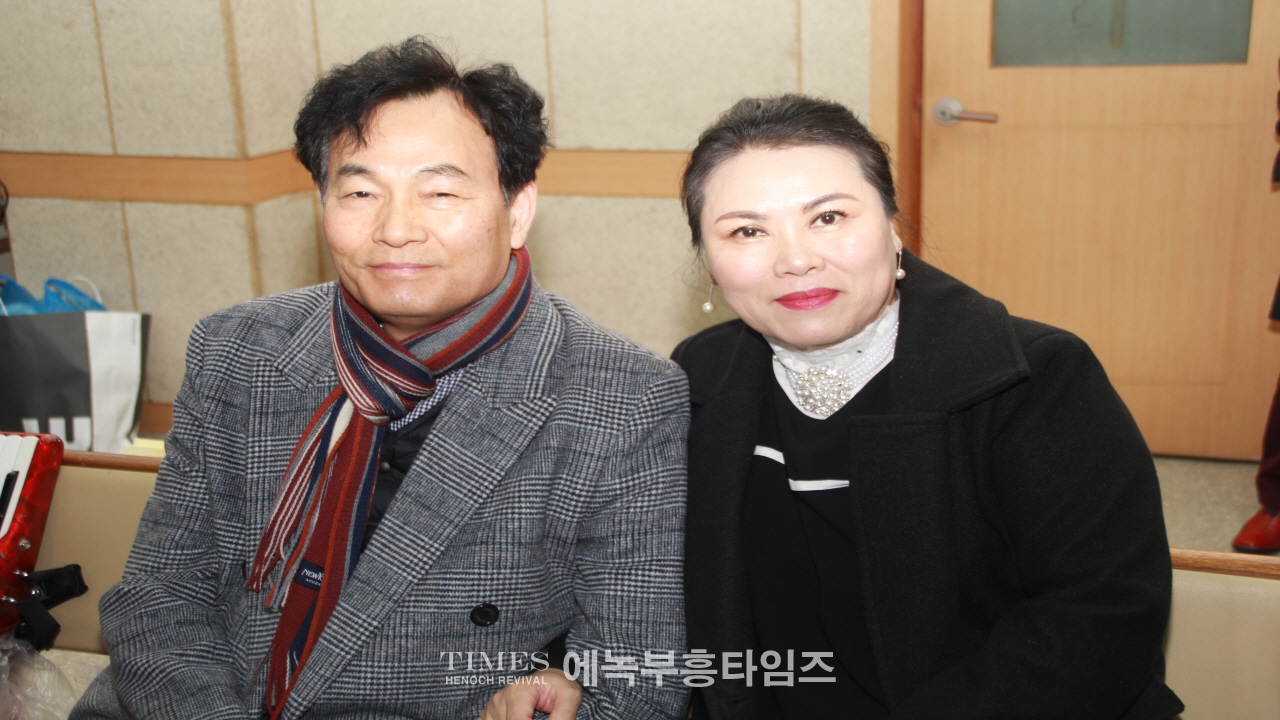 개척교회, 유트브방송 초정 위로 송년의 밤 행사 가져.