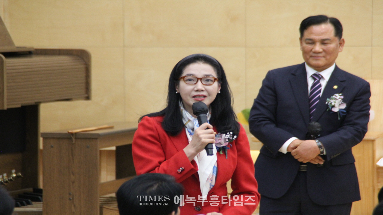송일현 목사, 강동구교회연합회 제36대 대표회장에 취임하고 600여 교회를 대표해 복음사명과 나눔실천에 총력을 다하겠다고 다짐해.