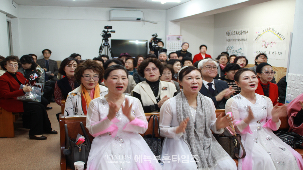 열정과 사명으로 늘찬양교회 설립, 하나님께 영광돌려.