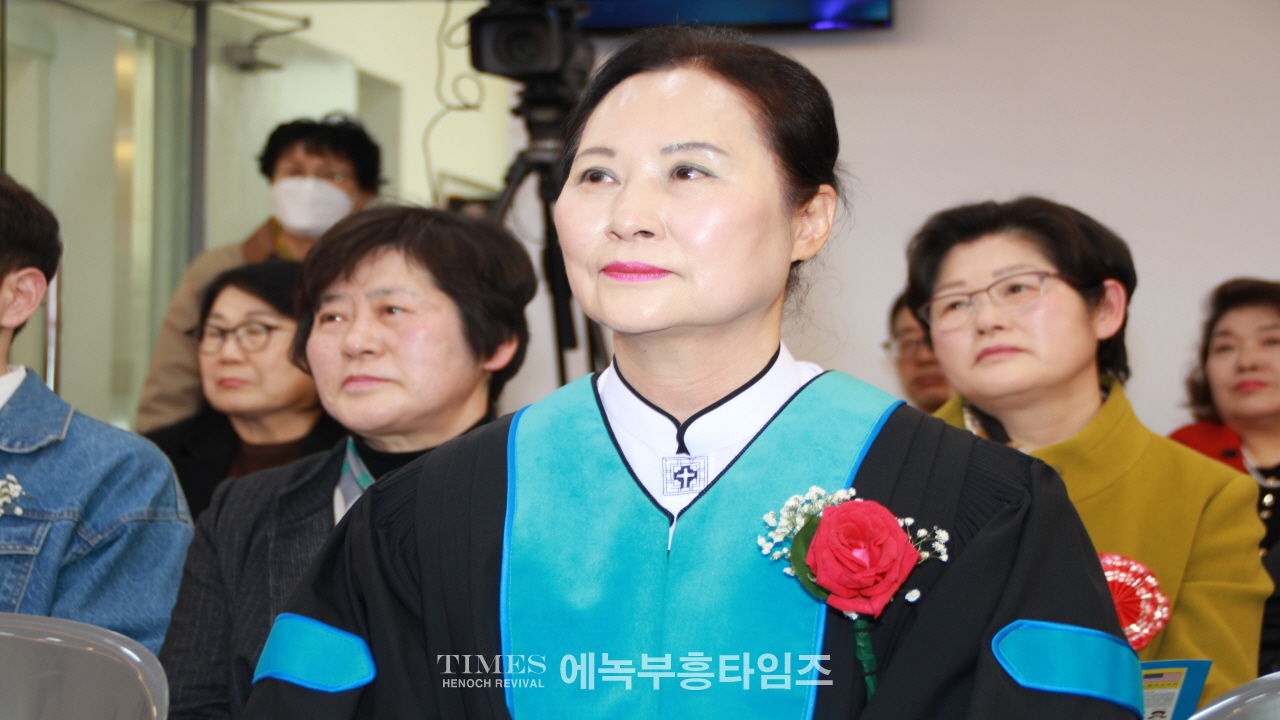 임마누엘선교교회(예장,합동해외총회 서북노회) 이전 및 장로 임직 예배하다.