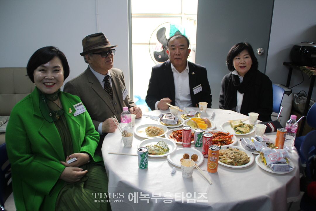 (사)이승만건국대통령기념사업회 인천광역시지회(지회장: 권오용)는 사무실 이전 개소식 가져.