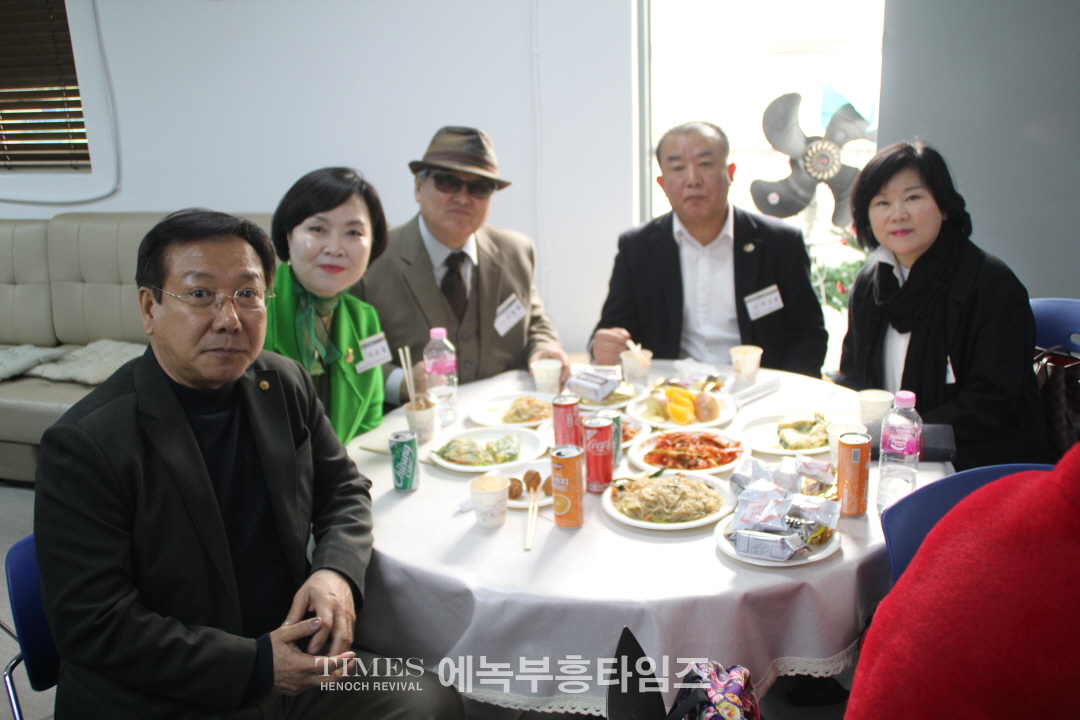 (사)이승만건국대통령기념사업회 인천광역시지회(지회장: 권오용)는 사무실 이전 개소식 가져.