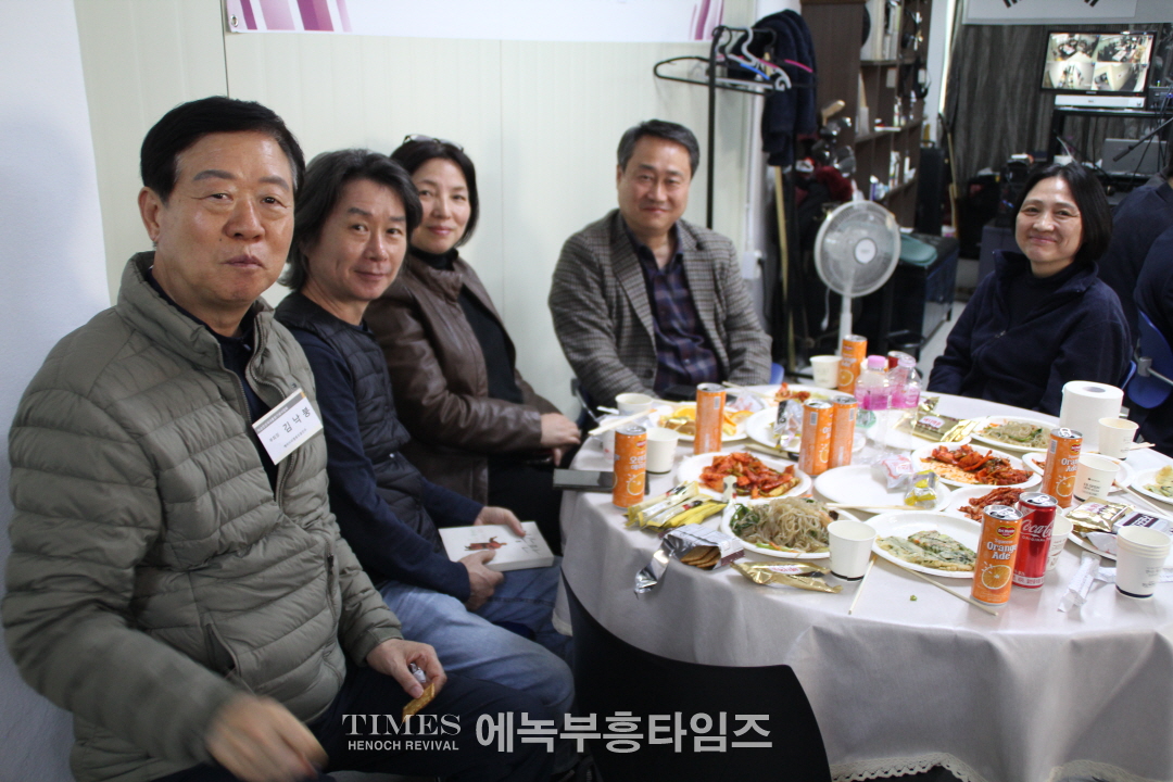 (사)이승만건국대통령기념사업회 인천광역시지회(지회장: 권오용)는 사무실 이전 개소식 가져.