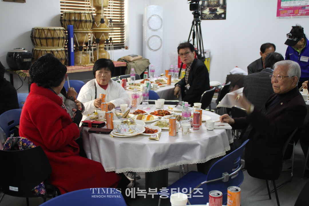 (사)이승만건국대통령기념사업회 인천광역시지회(지회장: 권오용)는 사무실 이전 개소식 가져.