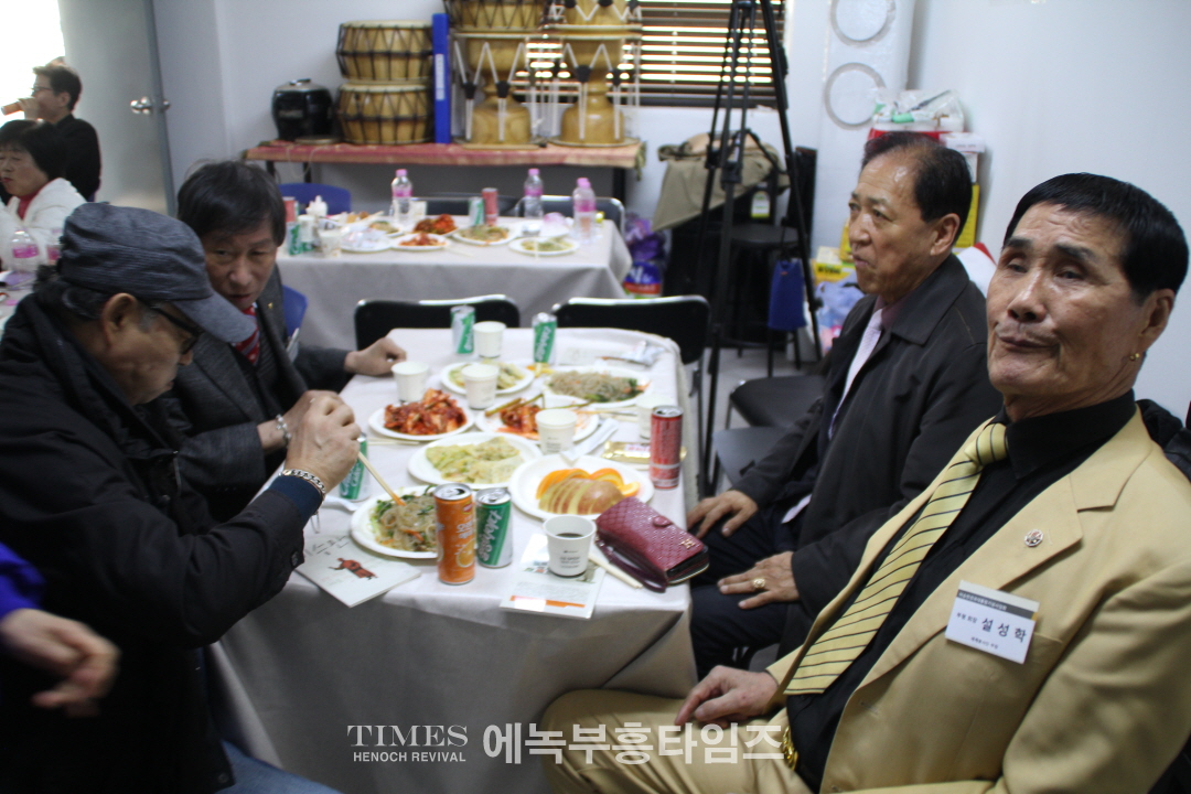 (사)이승만건국대통령기념사업회 인천광역시지회(지회장: 권오용)는 사무실 이전 개소식 가져.