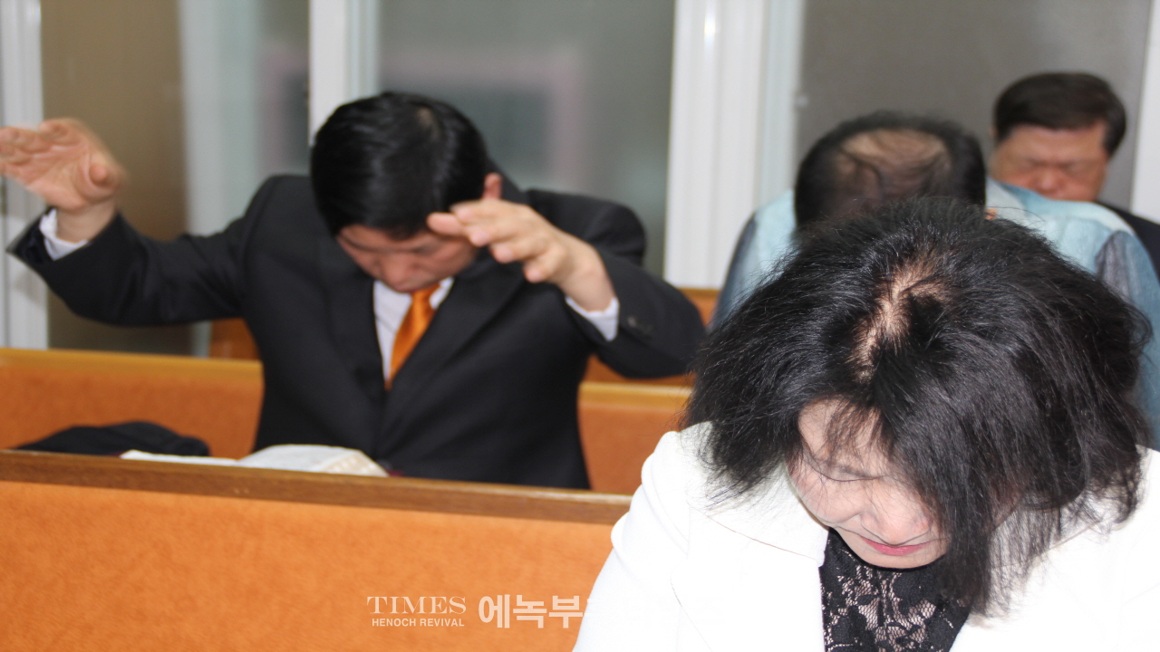 (사)한국기독교보수교단협의회 예수 부활 감사예배 드려.