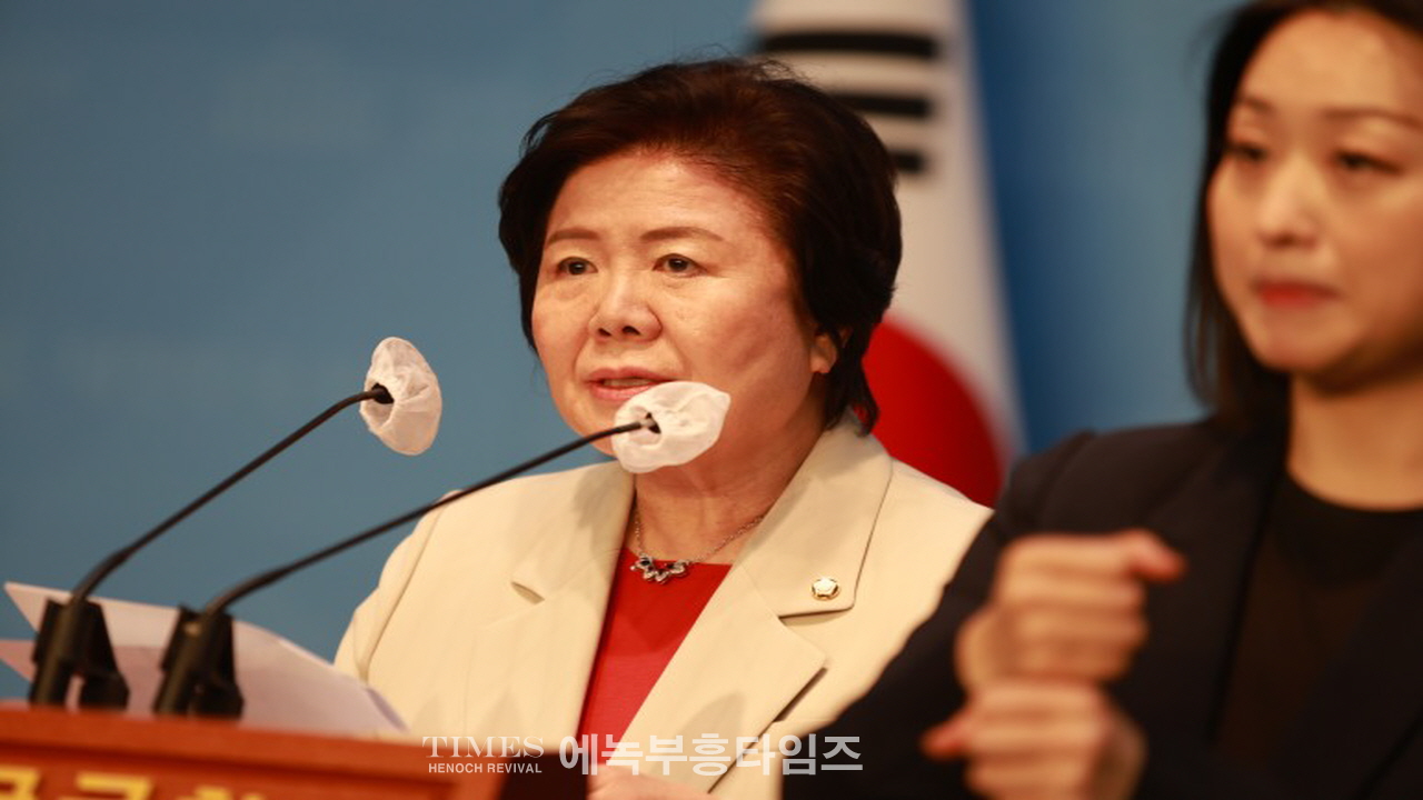 수기총 외 단체들, 더불어민주당 더불어민주연합조국혁신당의 학생인권법안] 철회 촉구 기자회견 갖고 성명서 발표해.
