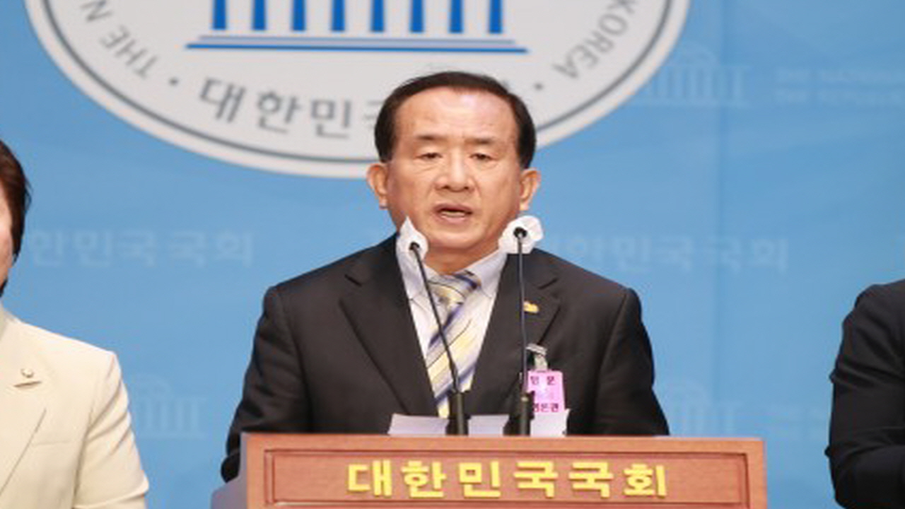 수기총 외 단체들, 더불어민주당 더불어민주연합조국혁신당의 학생인권법안] 철회 촉구 기자회견 갖고 성명서 발표해.