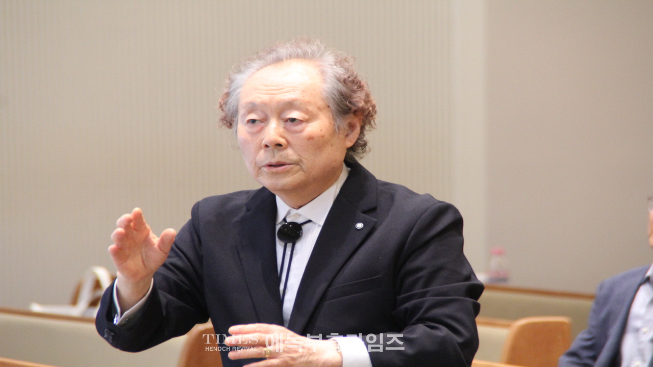 노래로 복음을 전하는 선교합창단 레위아카데미콰이어 초청음악예배 가져.