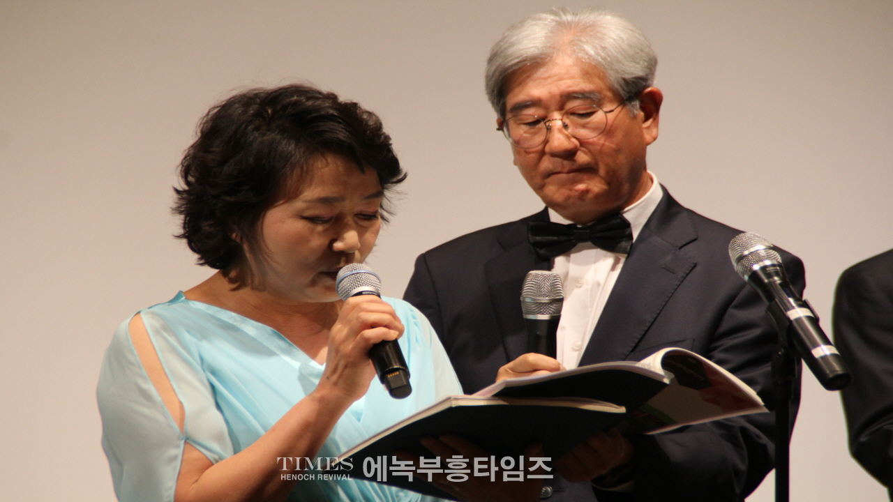 노래로 복음을 전하는 선교합창단 레위아카데미콰이어 초청음악예배 가져.
